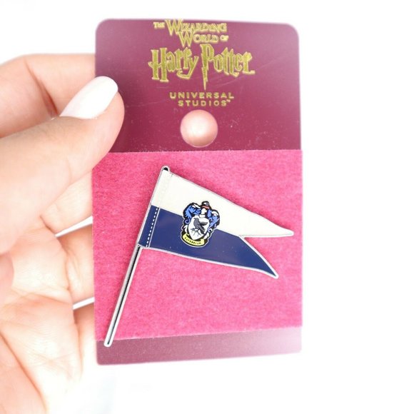 Universal Studios Harry Potter Ravenclaw pin - Picture 3 of 4